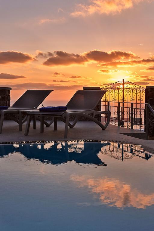 Villa Dakoronia Fira  Extérieur photo